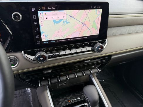 Used 2024 Chevrolet Colorado ZR2 w/ ZR2 Convenience Package III image 13