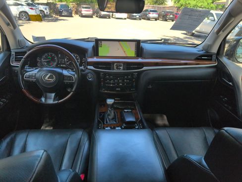 Used 2017 Lexus LX 570 4WD w/ Luxury Package image 41