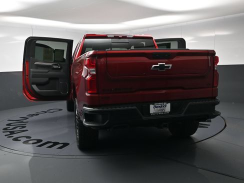 Used 2025 Chevrolet Silverado 1500 LT Trail Boss w/ Dark Appearance Package AWD/4WD image 27
