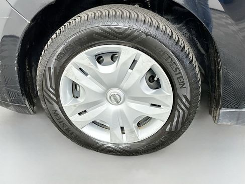 Used 2011 Nissan Versa 1.8 S FWD image 28