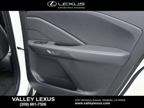 New 2026 Lexus TX 500h AWD image 18