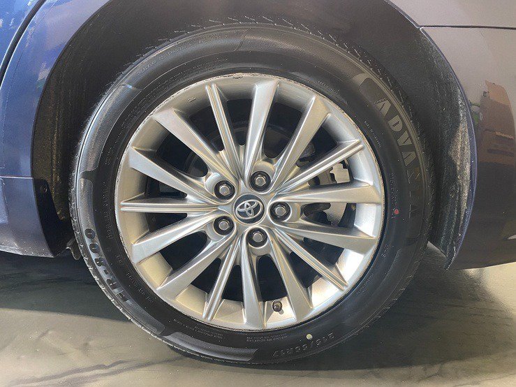 Used 2016 Toyota Avalon Limited w/ Toyota Safety Sense Package FWD image 6