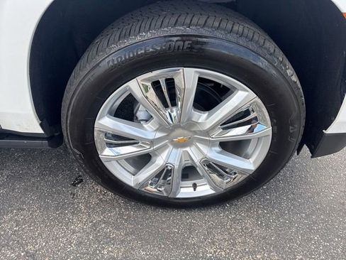 Used 2024 Chevrolet Tahoe High Country w/ Premium Package AWD/4WD image 32