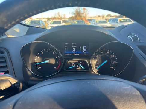 Used 2017 Ford Escape SE w/ SE Leather Comfort Package FWD image 12