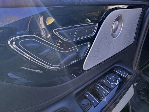 Used 2020 Lincoln Aviator Reserve w/ Equipment Group 202A image 16