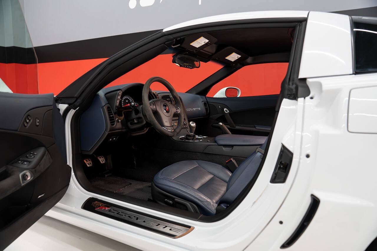 Used 2013 Chevrolet Corvette Grand Sport w/ 4LT Preferred Equipment Group RWD image 44