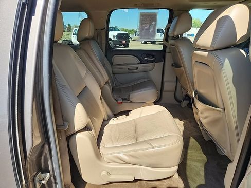 Used 2011 GMC Yukon XL Denali AWD/4WD image 41