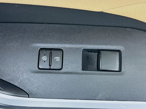 Used 2025 Toyota RAV4 LE image 28