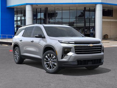 New 2026 Chevrolet Traverse LT image 7