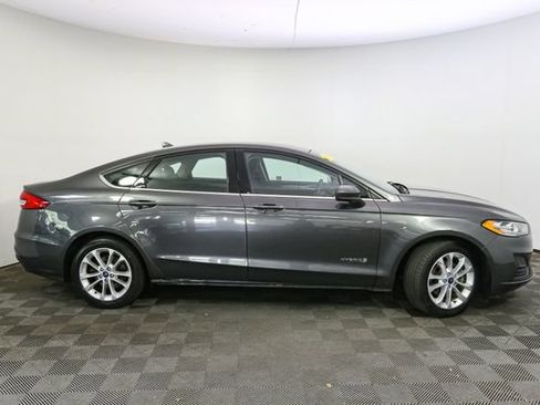 Used 2019 Ford Fusion SE FWD image 13