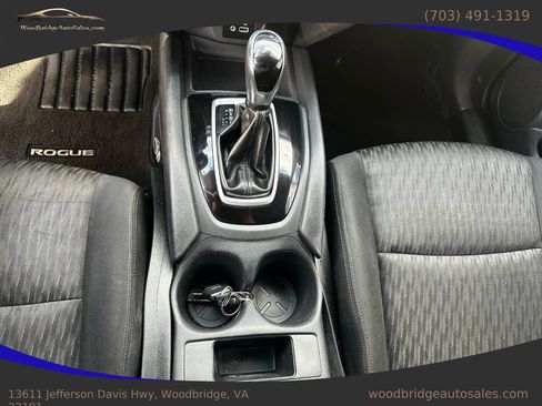 Used 2019 Nissan Rogue S image 17