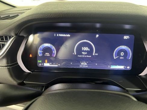 Certified 2023 Jeep Grand Cherokee Laredo w/ Luxury Tech Group I AWD/4WD image 12