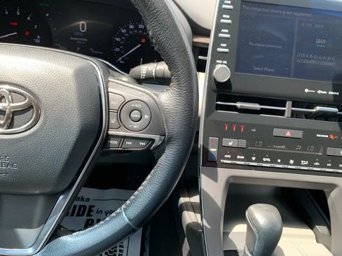 Used 2019 Toyota Avalon XLE w/ Moonroof Package FWD image 14