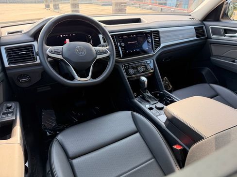 Certified 2023 Volkswagen Atlas SEL AWD/4WD image 12