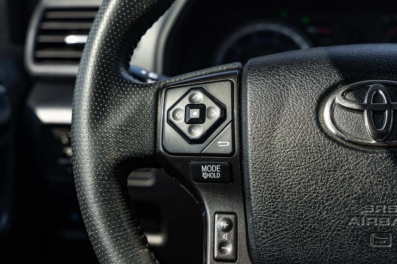 Used 2018 Toyota 4Runner TRD Off-Road Premium AWD/4WD image 26