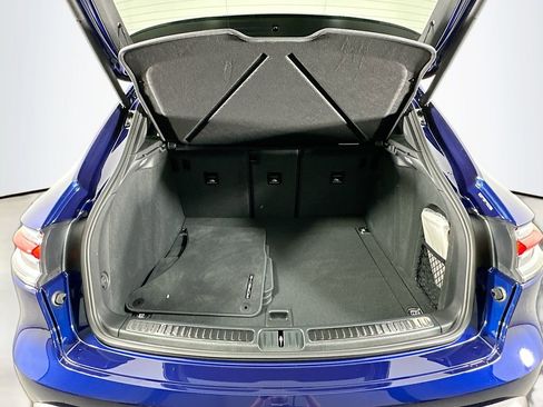 New 2025 Porsche Macan S image 28