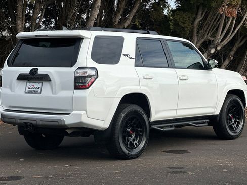 Used 2023 Toyota 4Runner TRD Off-Road Premium image 4