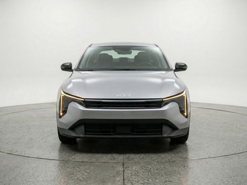 Used 2025 Kia K4 LXS image 2