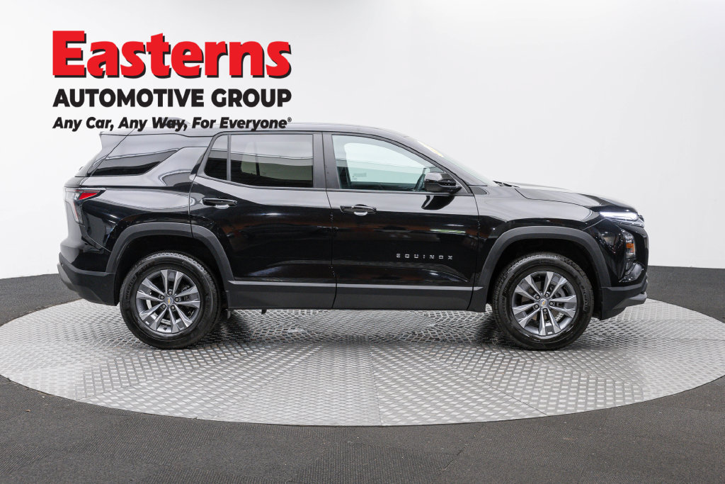 Used 2026 Chevrolet Equinox LT AWD/4WD image 5