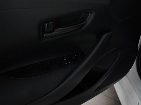 Used 2025 Toyota Corolla LE FWD image 19