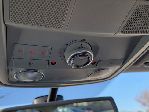 Used 2013 Volkswagen Passat TDI SEL Premium image 18