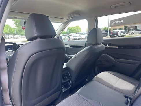Used 2025 Kia Seltos S image 16