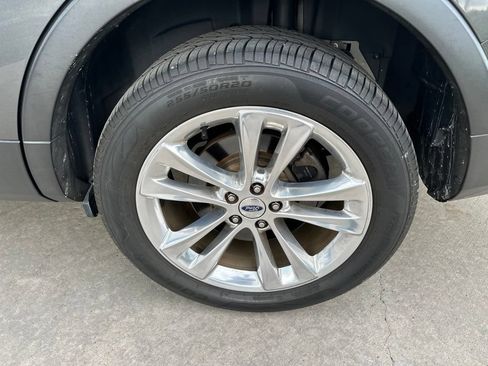 Used 2018 Ford Explorer Limited AWD/4WD image 19