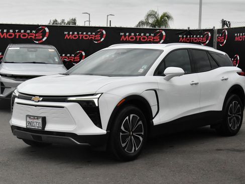 Used 2024 Chevrolet Blazer EV LT AWD/4WD image 3
