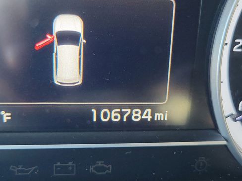 Used 2018 Kia Niro LX image 21