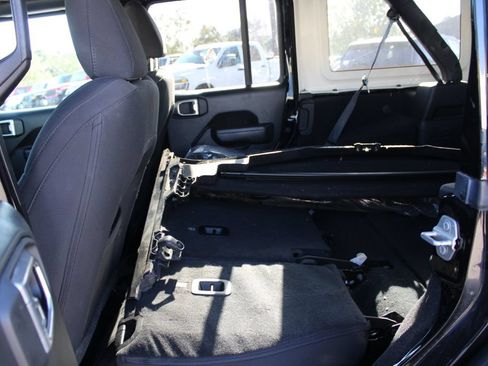 Used 2022 Jeep Wrangler Unlimited Sport AWD/4WD image 14