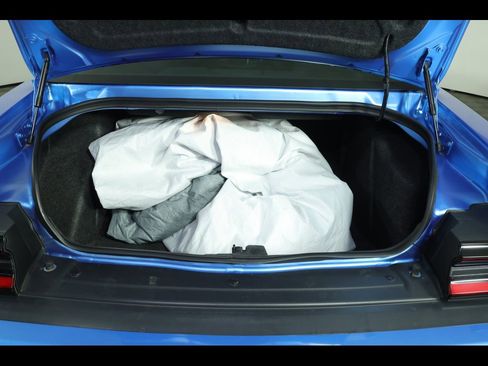 Used 2016 Dodge Challenger R/T image 21