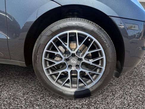 Used 2018 Porsche Macan AWD/4WD image 14