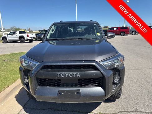 Used 2021 Toyota 4Runner SR5 Premium image 2