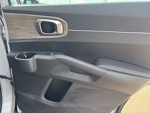 Used 2023 Kia Sorento S w/ Panoramic Sunroof Package AWD/4WD image 41