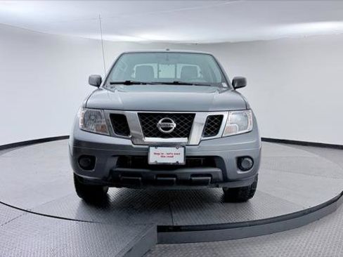 Used 2018 Nissan Frontier SV AWD/4WD image 10