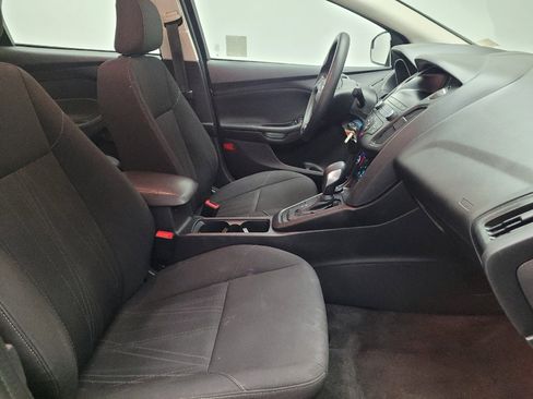 Used 2018 Ford Focus SE FWD image 21