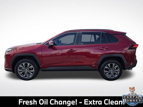 Used 2022 Toyota RAV4 XLE Premium AWD/4WD image 7