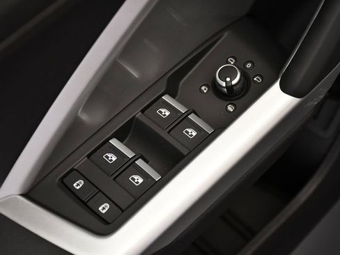 Used 2025 Audi Q3 2.0T Premium w/ Convenience Package image 36