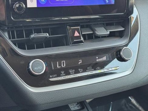 Used 2025 Toyota Corolla LE w/ LE Premium Package FWD image 83