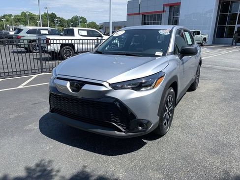Used 2024 Toyota Corolla Cross AWD Hybrid image 4