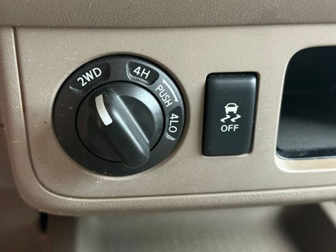 Used 2016 Nissan Frontier SV AWD/4WD image 2