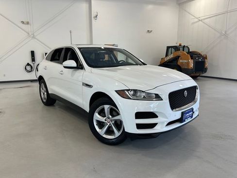 Used 2019 Jaguar F-PACE Premium AWD/4WD image 4