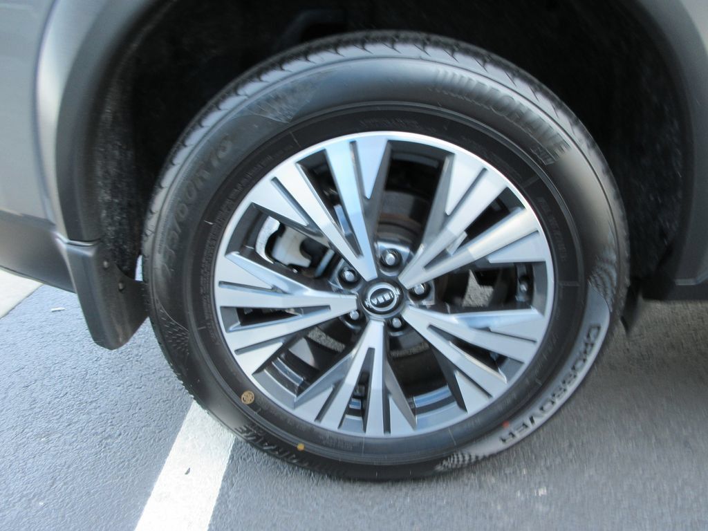 Used 2023 Nissan Rogue SV w/ SV Premium Package AWD/4WD image 9