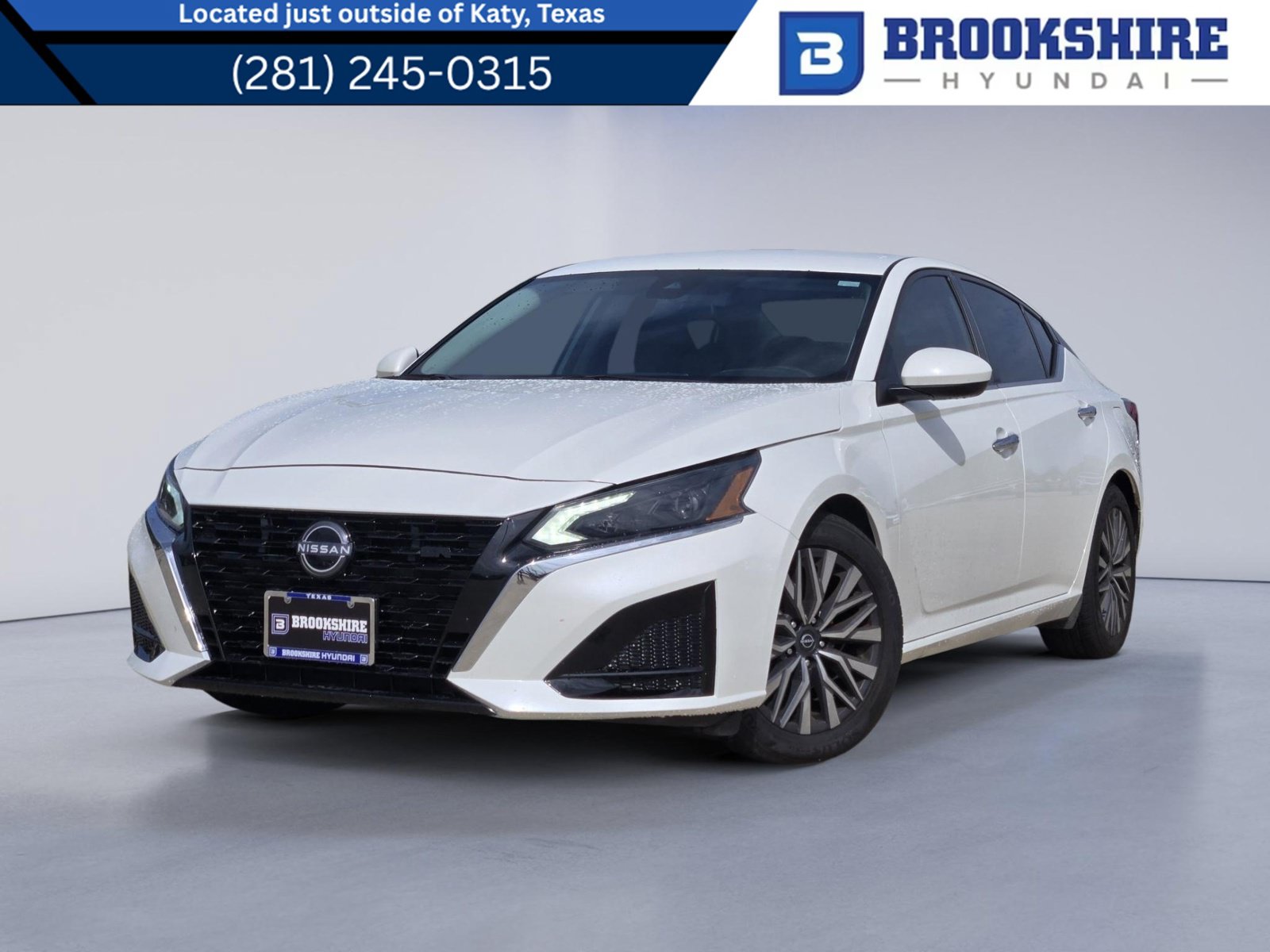 Used 2023 Nissan Altima 2.5 SV FWD image 1