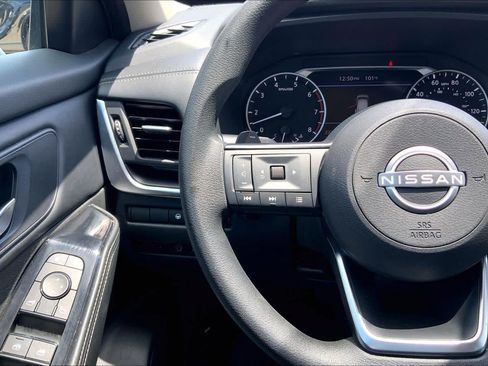 Used 2024 Nissan Rogue SV FWD image 23