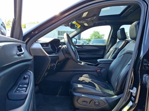 Certified 2023 Jeep Grand Cherokee L Laredo AWD/4WD image 16