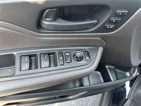 Used 2018 Honda Odyssey EX-L image 12