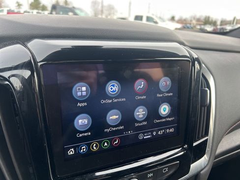 Used 2023 Chevrolet Traverse RS image 18