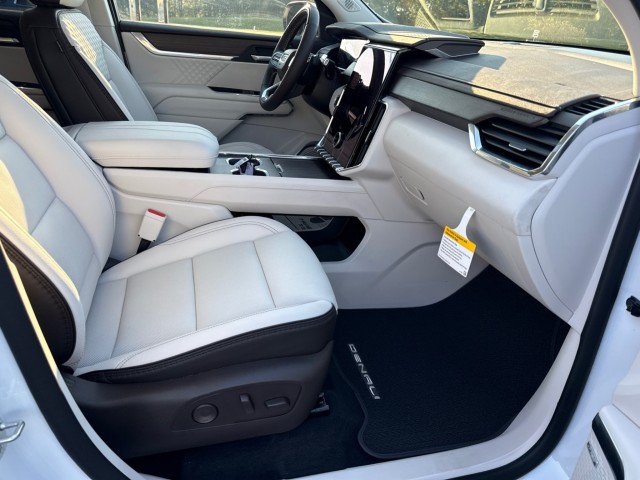 New 2027 GMC Acadia Denali FWD image 9