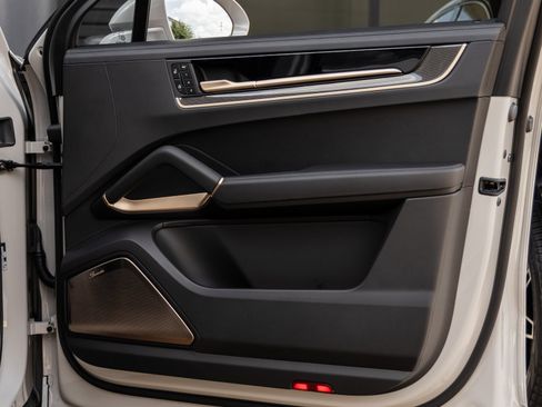 New 2026 Porsche Cayenne Turbo image 47